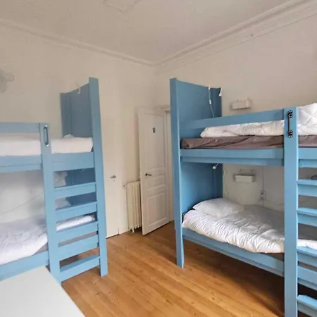 Bed In 6-bed Mixed Le Jardin Cafe