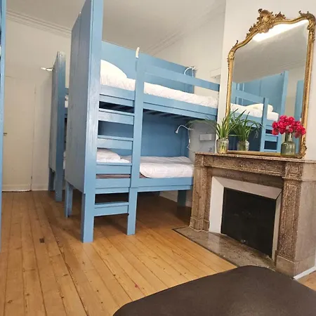 Bed In 6-bed Mixed Le Jardin Cafe Albergue