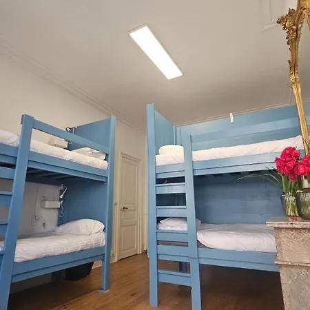 Albergue Bed In 6-bed Mixed Le Jardin Cafe
