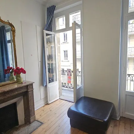 Bed In 6-bed Mixed Le Jardin Cafe Bordeaux