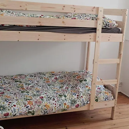 Bed In 6-bed Mixed Le Jardin Cafe ホステル ボルドー