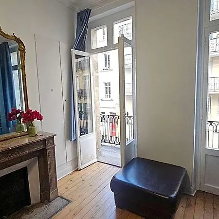 Hostel Bed In 6-bed Mixed Le Jardin Cafe Bordeaux