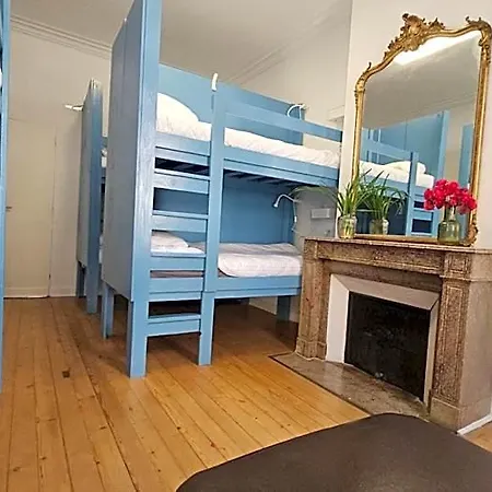 Hostel Bed In 6-bed Mixed Le Jardin Cafe Bordeaux