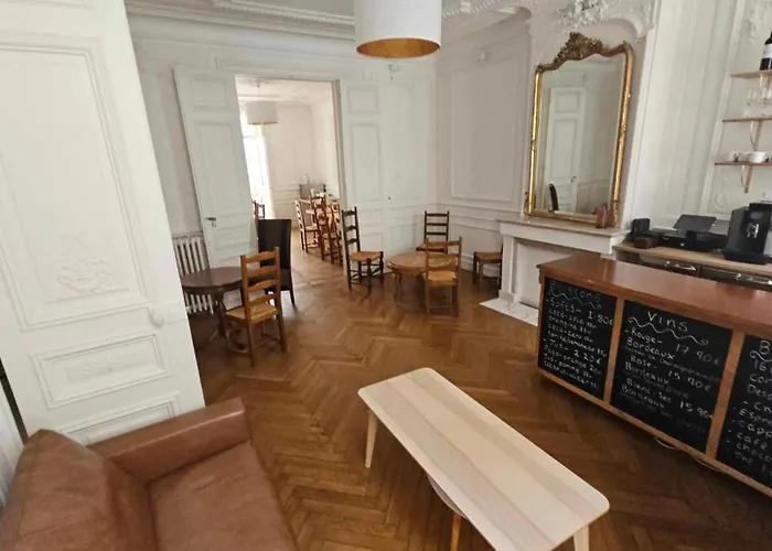 Bed In 6-bed Mixed Le Jardin Cafe