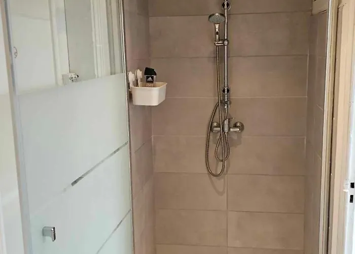 Bed In 6-bed Mixed Le Jardin Cafe Bordeaux