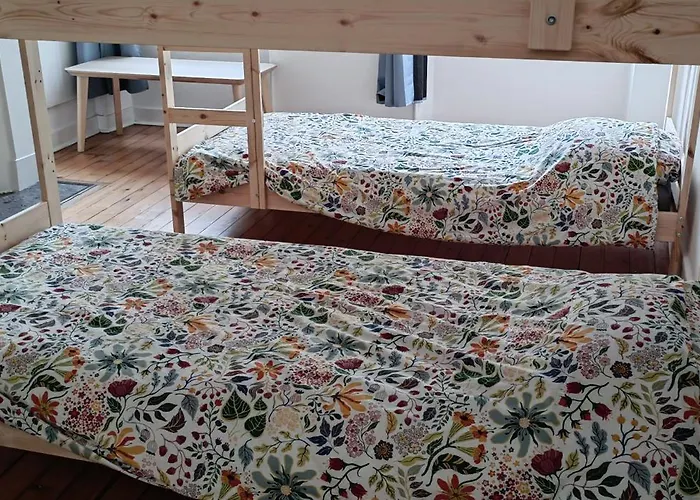 Bed In 6-bed Mixed Le Jardin Cafe