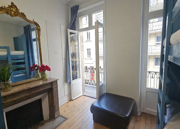 Bed In 6-bed Mixed Le Jardin Cafe Bordeaux