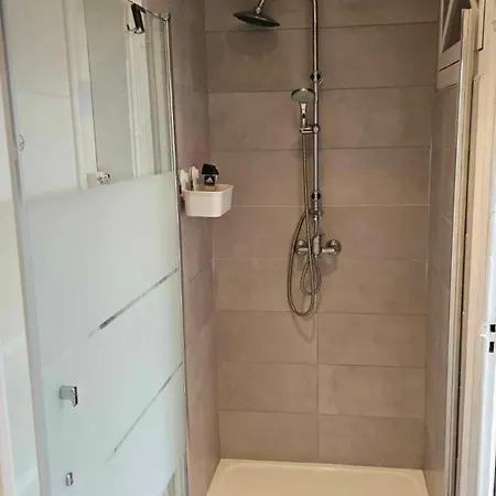 Bed In 6-bed Mixed Le Jardin Cafe בורדו