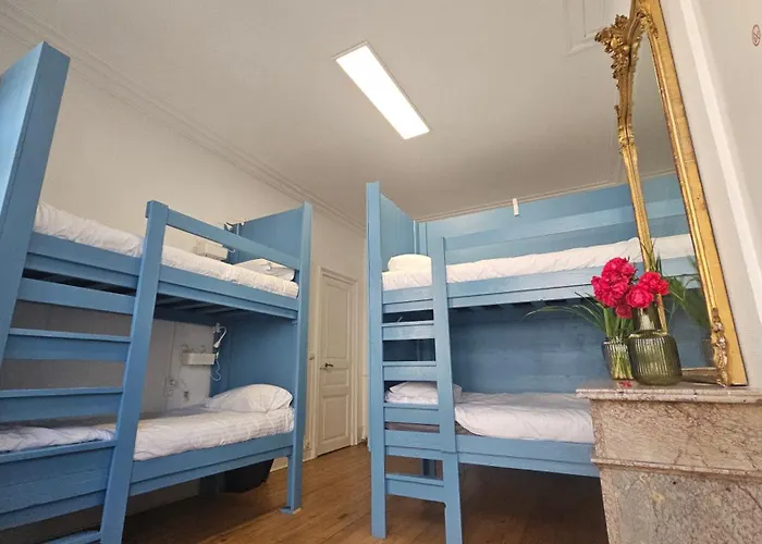 Hostel Bed In 6-bed Mixed Le Jardin Cafe