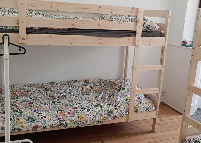 Bed In 6-bed Mixed Le Jardin Cafe Hostel Bordeaux